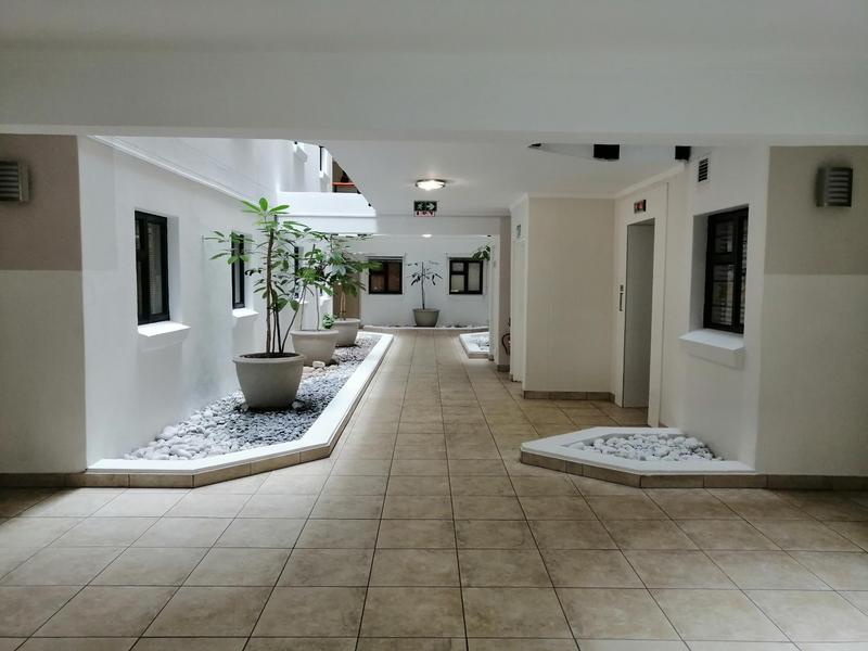 To Let 2 Bedroom Property for Rent in Claremont Western Cape